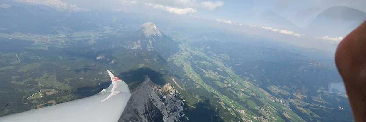 Flugwegposition um 13:23:24: Aufgenommen in der Nähe von Gemeinde Gröbming, 8962, Österreich in 3393 Meter